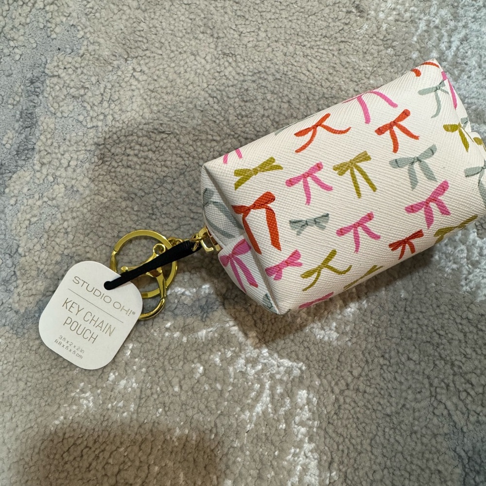 🟡5/$25 DEAL! Studio White Key Chain Pouch with Multicolor Bows